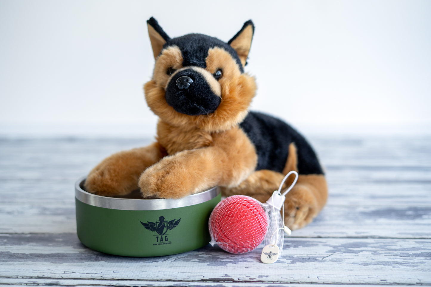 32 OZ INSULATED WATER BOWL & BITE RESISTANT FETCH BALL!!!